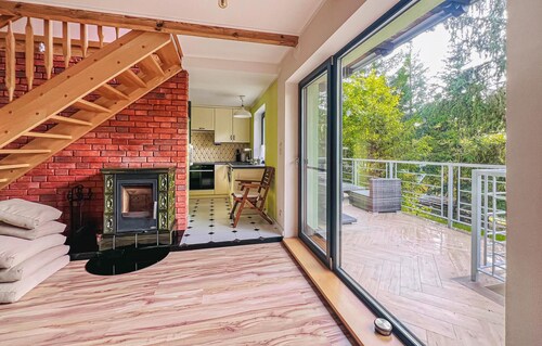 Cozy home in Przechlewo with WiFi