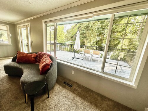 Unit surrounded by trees
Washer and Dryer + Pet friendly!