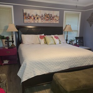 4 soverom, strykejern/-brett, wi-fi og sengetøy