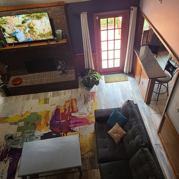 Smart-tv en een open haard