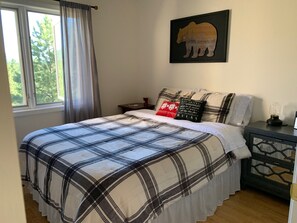 4 bedrooms, desk, free WiFi, bed sheets