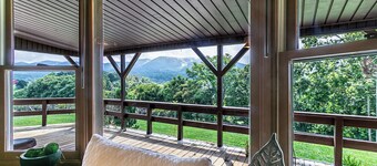 Cozy Winter and Spring Vibes, Fast Wifi, Pool Table, Retired Vineyard