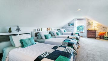 3 bedrooms, iron/ironing board, free WiFi, bed sheets
