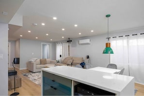 Living area - Movie Lovers Retreat Near Airport, Downtown SLC

 (Salt Lake City)