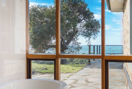 Interior. Rustic Cottage with amazing views !, Rustic cottage with amazing views over the bay