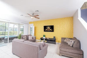 Living area - 2690 Ca. Luxury and Spacious 5-bedroom house , fitness room, Kissimmee (Kissimmee)