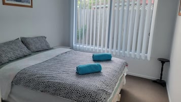 3 bedrooms, desk, iron/ironing board, WiFi