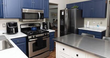 Spacious 5-bedroom house with WiFi, AC in charming Winslow Township