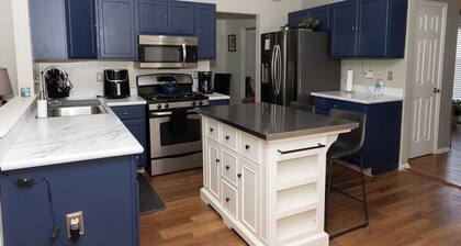 Spacious 5-bedroom house with WiFi, AC in charming Winslow Township