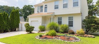 Spacious 5-bedroom house with WiFi, AC in charming Winslow Township