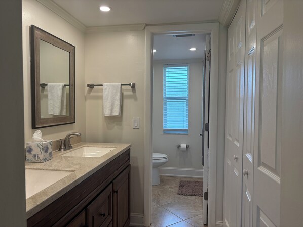 Shower, hair dryer, towels, soap - Resort - Style Condo in Naples, Florida (Naples)