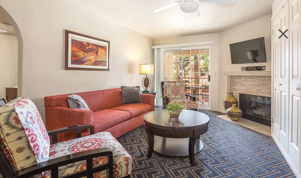 TV, fireplace, DVD player, video library - WORLDMARK SPENCER STREET - TWO BED TWO BATH CONDO WITH ROLL-IN SHOWER AND POOL (Las Vegas)