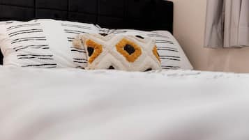 1 habitación, tabla de planchar con plancha, wifi y ropa de cama