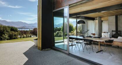 Te Pakeke - Couples Retreat - Lake Views