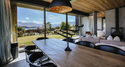 Te Pakeke - Couples Retreat - Lake Views