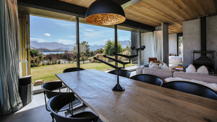 Te Pakeke - Couples Retreat - Lake Views