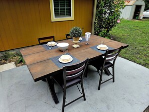 Outdoor dining