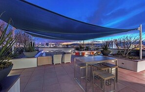 Outdoor dining - Steps Away from Downtown Action! (Las Vegas)