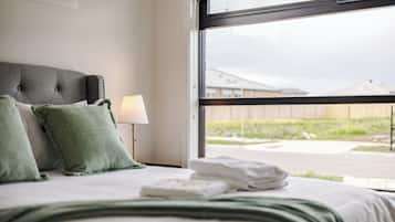 4 bedrooms, blackout curtains, free WiFi