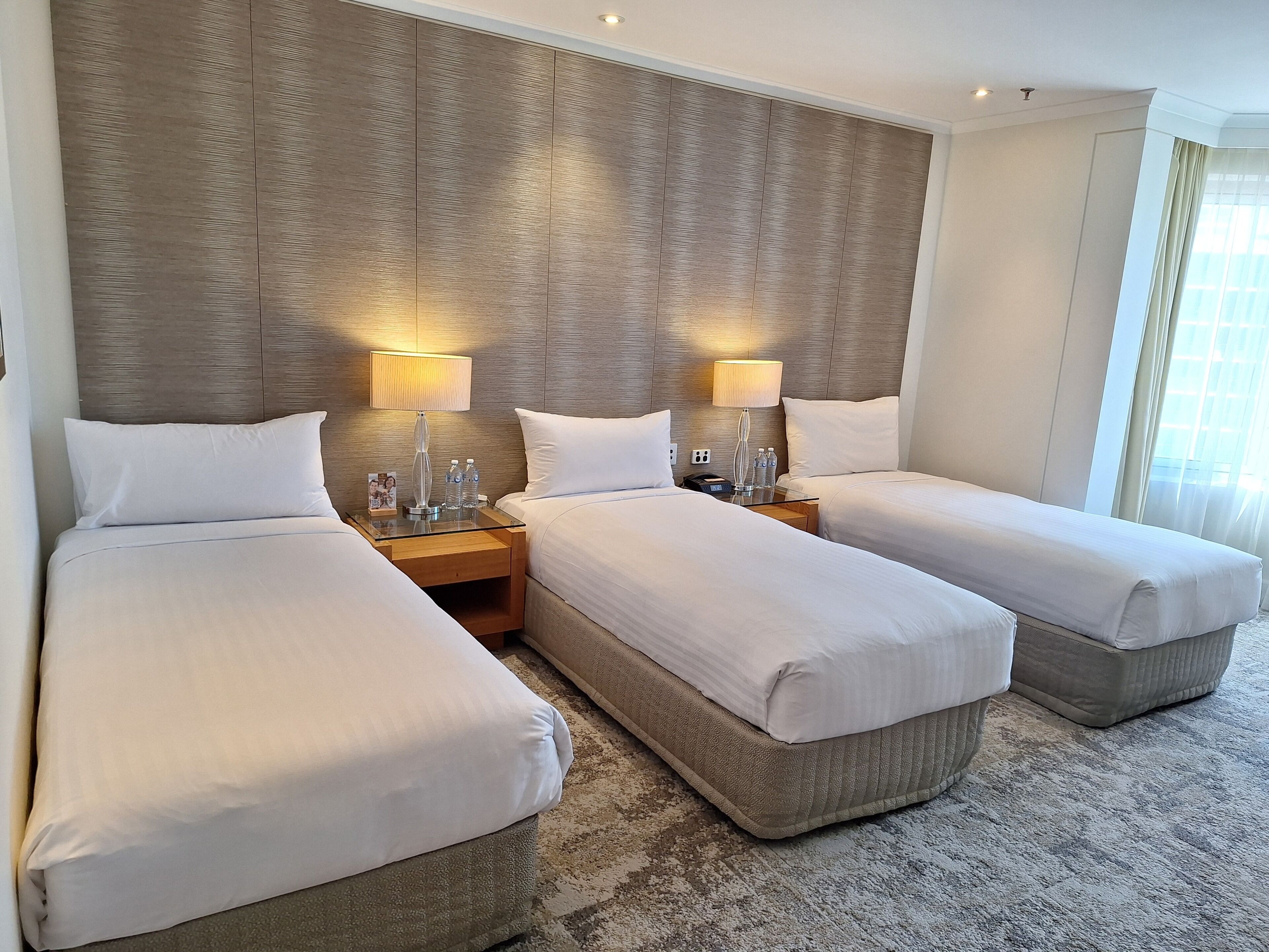 Desk, laptop workspace, iron/ironing board, free WiFi