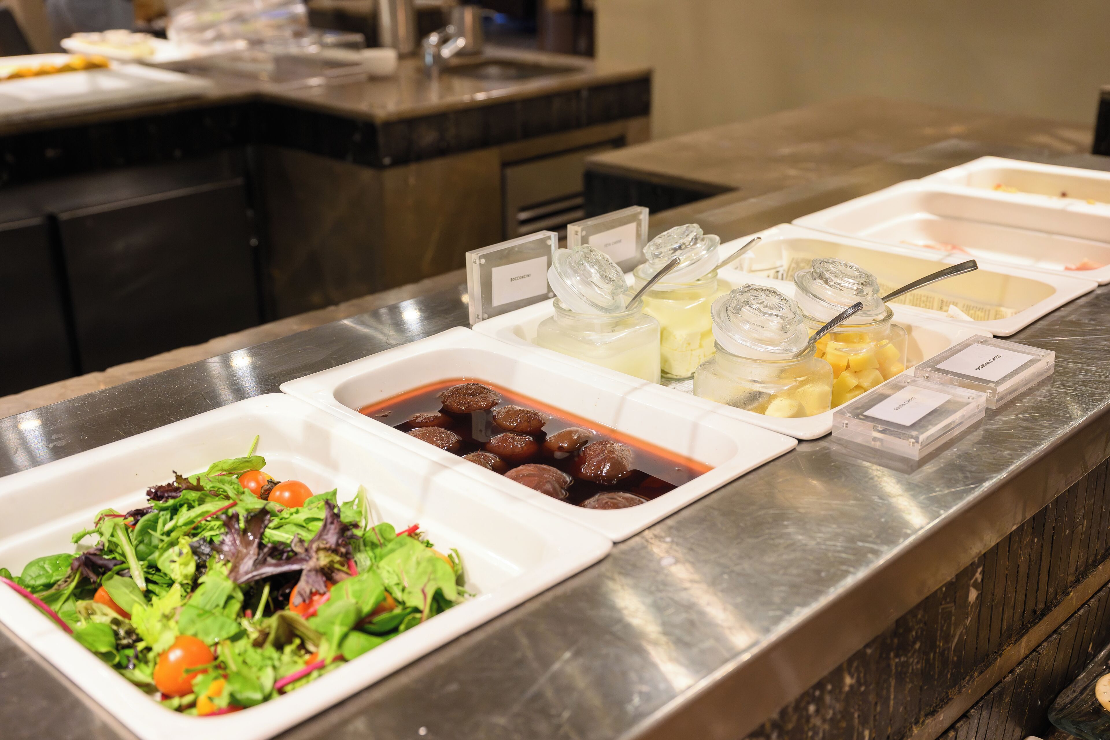 Desayuno buffet diario (AUD 38 por persona)