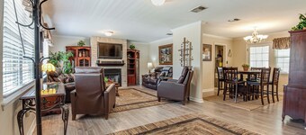 Quiet, cozy and comfortable 3BR home on cul-de-sac close to downtown Boerne, TX
