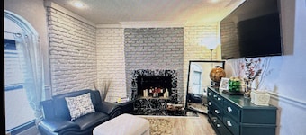 Cozy & Spacious 4-bedroom home in Atlanta