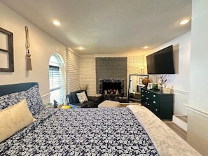 4 bedrooms, iron/ironing board, free WiFi, bed sheets - Cozy & Spacious 4-bedroom home in Atlanta (Atlanta)