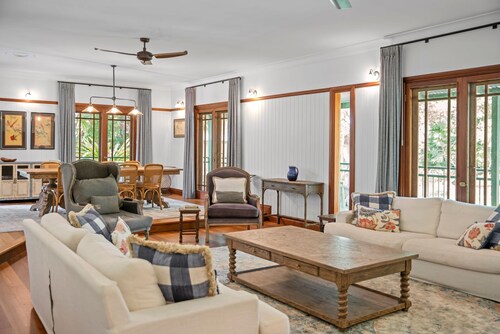 Spacious 5-bedroom Noosa country house in fabulous Pomona with private pool