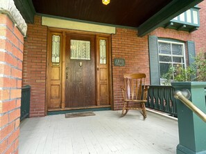 Exterior detail - Large, comfortable, private three bedroom home in South Parkdale, Toronto! (Toronto)
