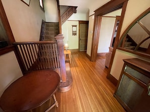 Interior - Large, comfortable, private three bedroom home in South Parkdale, Toronto! (Toronto)