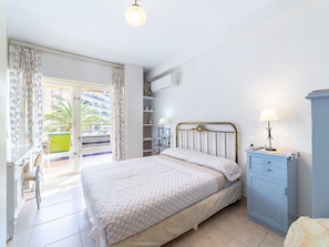 3 habitaciones, escritorio, tabla de planchar con plancha y wifi 