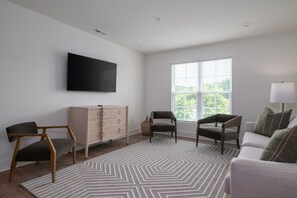 Living area - Downtown Trussville Treasure! (Trussville)