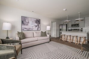 Living area - Treasure in Downtown Trussville  (Trussville)