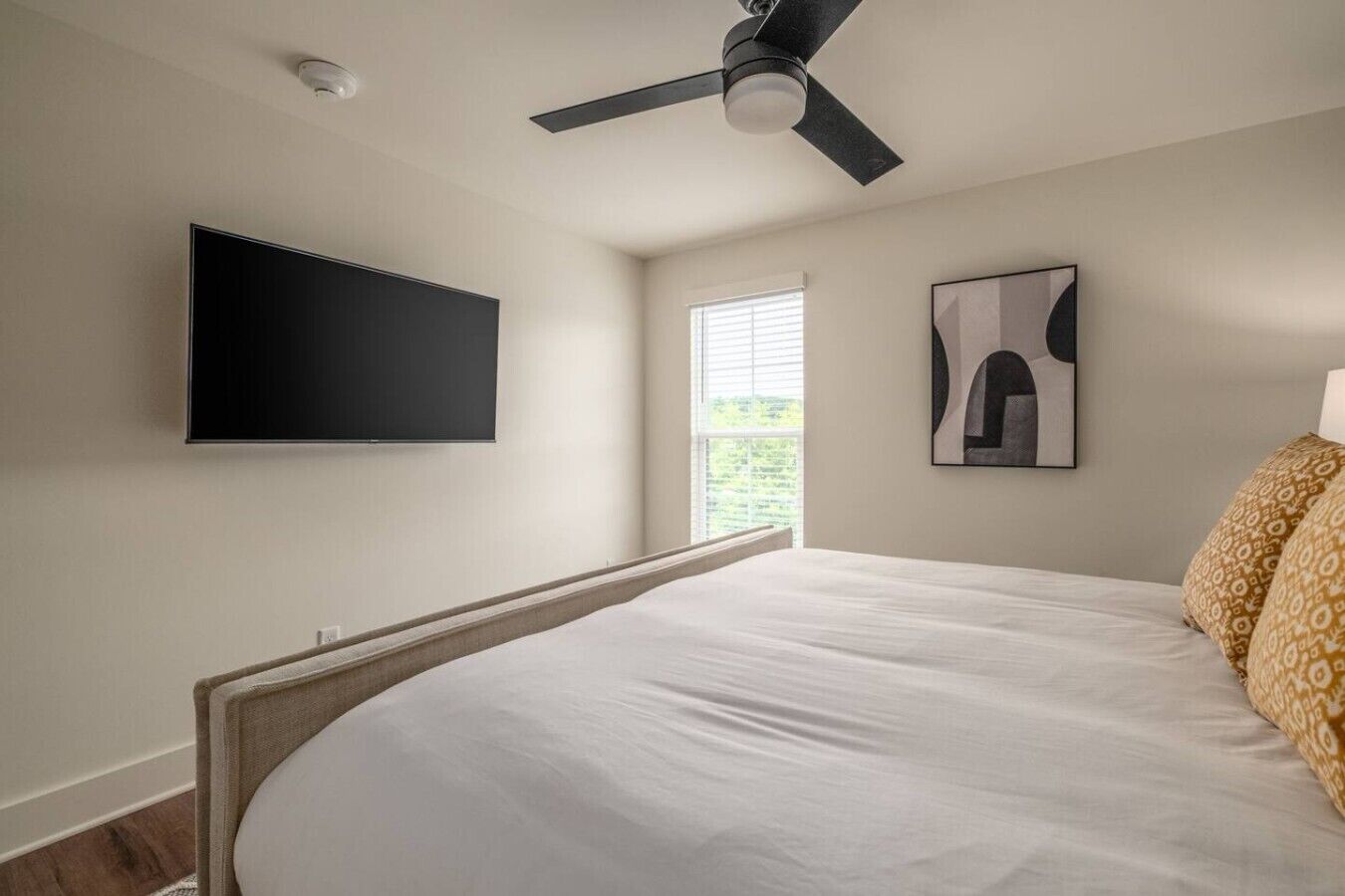 Iron/ironing board, travel crib, WiFi, bed sheets