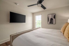 Iron/ironing board, travel cot, WiFi, bed sheets