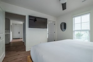 Bügeleisen/Bügelbrett, Reisekinderbett, WLAN, Bettwäsche