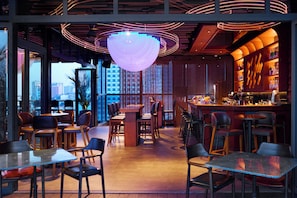 Poolside bar - Kin Hotel Thi Sach (Ho Chi Minh City)