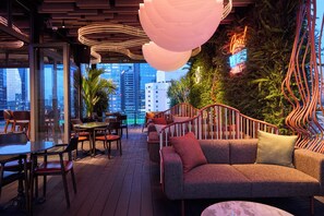 Poolside bar - Kin Hotel Thi Sach (Ho Chi Minh City)