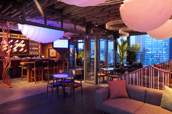 Poolside bar - Kin Hotel Thi Sach (Ho Chi Minh City)