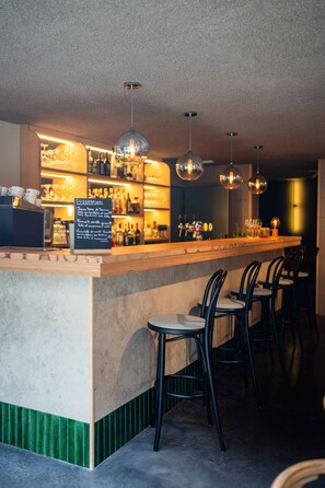 Breakfast, lunch and dinner served - Hôtel L'Olivier (Mons)