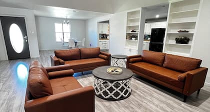 Charming 5-bedroom house with AC and WiFi in San Angelo.