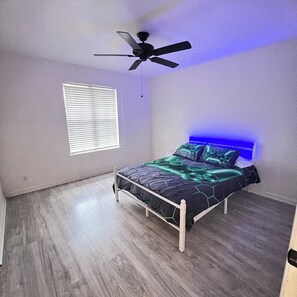 5 bedrooms, free WiFi, bed sheets