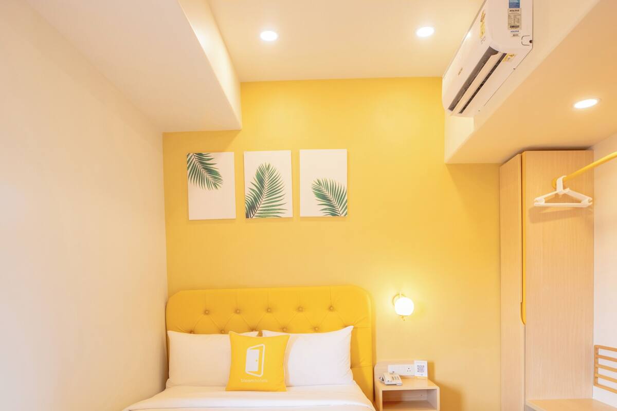 Standard Room | Desk, laptop workspace, iron/ironing board, free WiFi