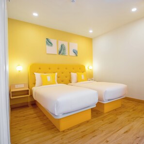 Tomannsrom – executive | Skrivebord, skrivebord for bærbar PC og strykejern/-brett