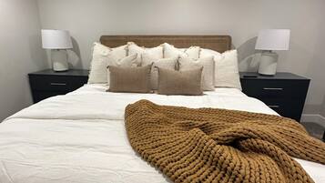 5 bedrooms, iron/ironing board, WiFi, bed sheets