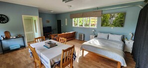 1 bedroom, bed sheets