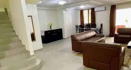 La Siesta - Abidjan Charming 4-bedroom house with WiFi, full ACs, all amenities