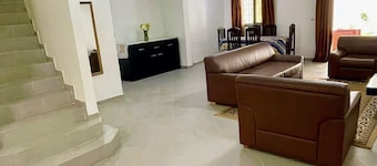 La Siesta - Abidjan Charming 4-bedroom house with WiFi, full ACs, all amenities