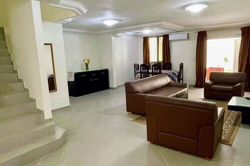 La Siesta - Abidjan Charming 4-bedroom house with WiFi, full ACs, all amenities 